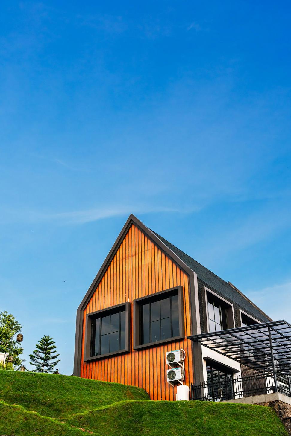 Leslieville Laneway House
